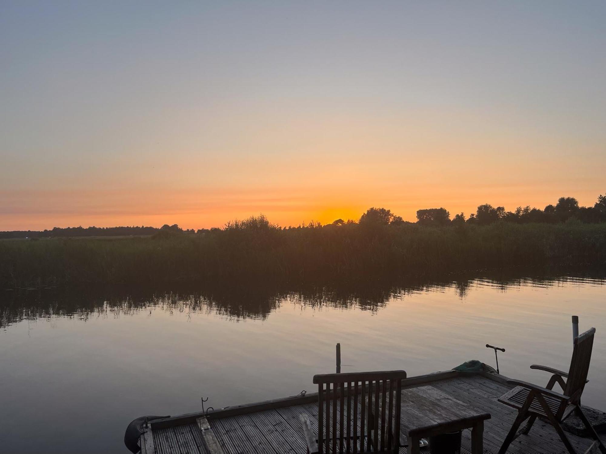 Luxe En Ruim Chalet Met Airco Bij Leekstermeer Matsloot Екстер'єр фото