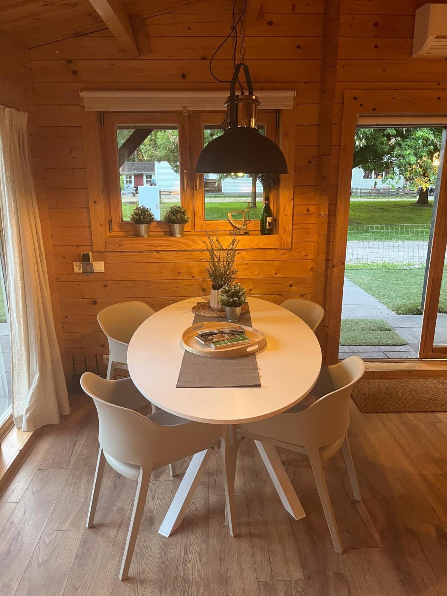Luxe En Ruim Chalet Met Airco Bij Leekstermeer Matsloot Екстер'єр фото