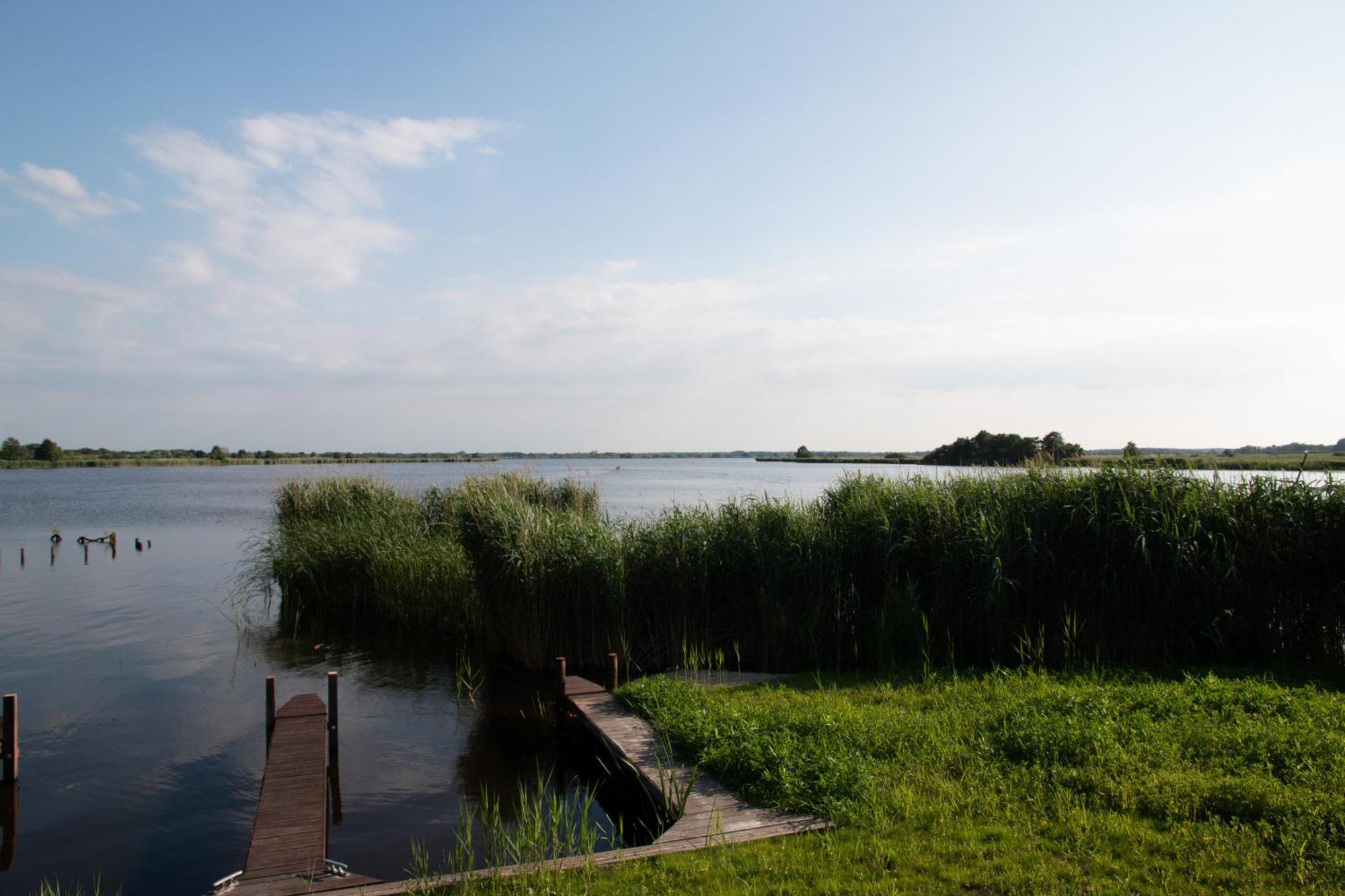 Luxe En Ruim Chalet Met Airco Bij Leekstermeer Matsloot Екстер'єр фото