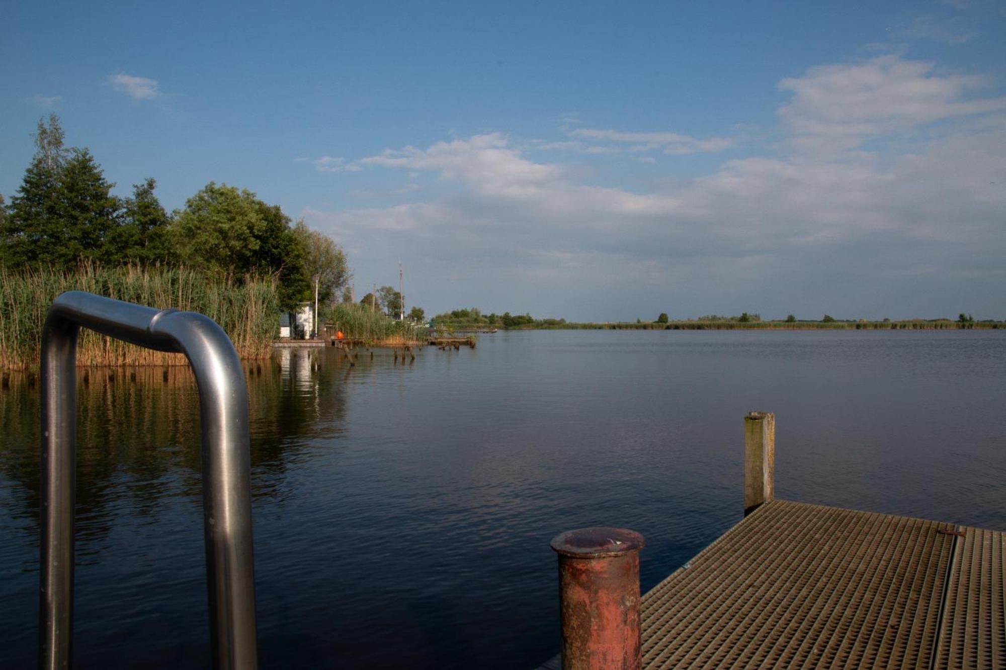 Luxe En Ruim Chalet Met Airco Bij Leekstermeer Matsloot Екстер'єр фото