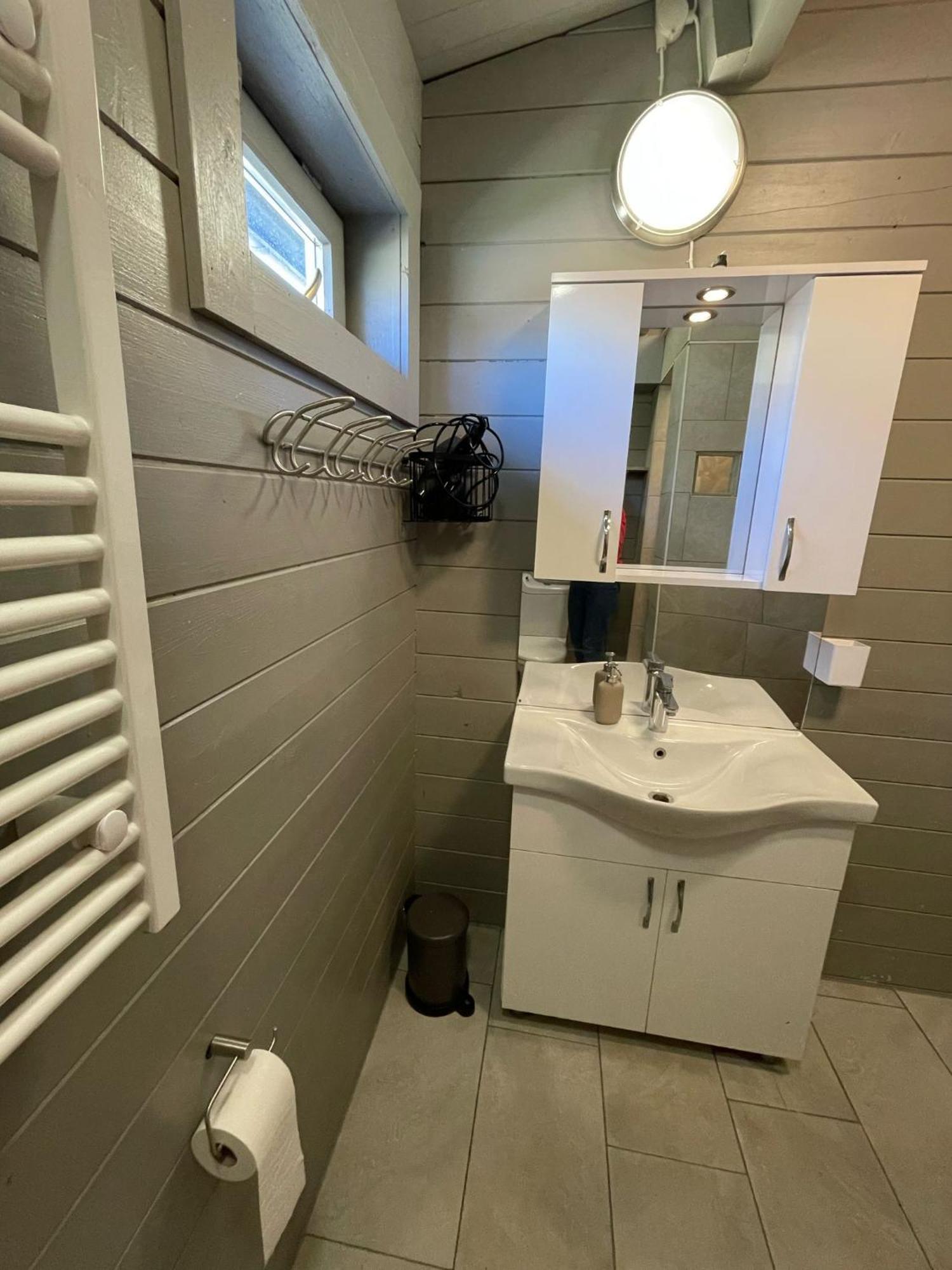 Luxe En Ruim Chalet Met Airco Bij Leekstermeer Matsloot Екстер'єр фото